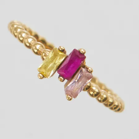 Ring, stenar, stl 16¾, bredd 1,5-6,5mm, ostämplad, 18K Vikt: 2,1 g