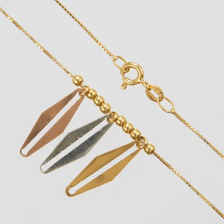 Collier, trefärgad, längd ca 41,5cm, bredd 0,5-21mm, GHA, 18K Vikt: 3,2 g