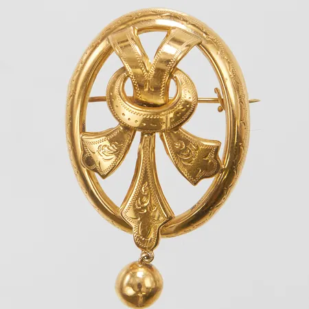 Brosch, längd ca 48mm, bredd 28,5mm,  Juvelfabriken Ab, år 1951, 18K Vikt: 4,5 g