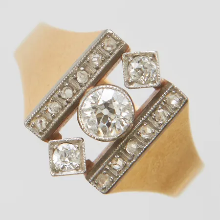Ring, gammalslipade diamanter 1 x ca 0,35ct + 2 x ca 0,05ct + 12 x ca 0,01ct, stl 19½, bredd 3-15mm, Allvin & Co Sixten, år 1962, 18K Vikt: 5,8 g