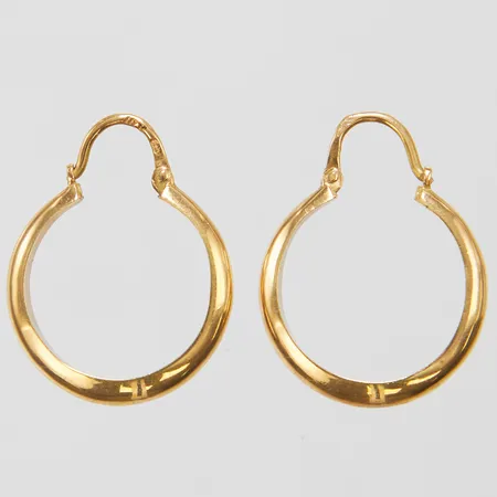 Ett par örhängen creoler, Ø 20x25mm, bredd 4,5mm, 18K Vikt: 3,7 g