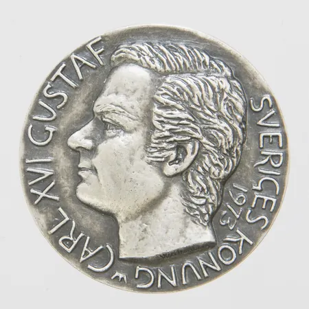 Medalj Carl XVI Gustaf Sveriges konung 1973, för Sverige i tiden, Ø 40mm, Sporrong AB, år 1973, träetui, 999/1000 silver Vikt: 48,1 g