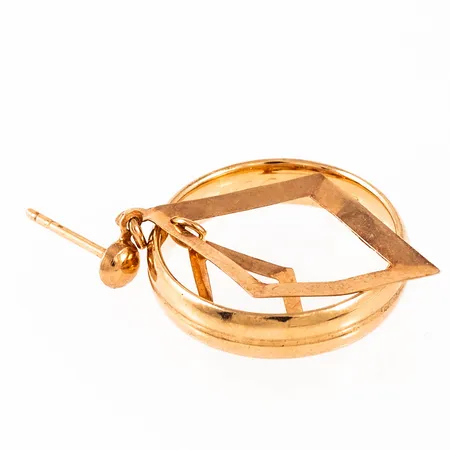 Diverse defekt/graverat guld i 18K. Vikt: 3,7g.