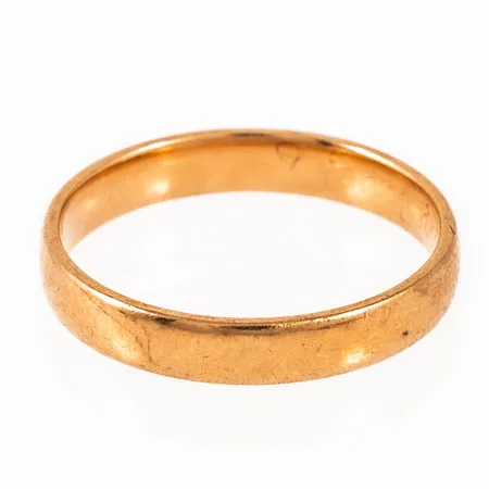 Graverad ring i 18K guld. Vikt: 2,3g.