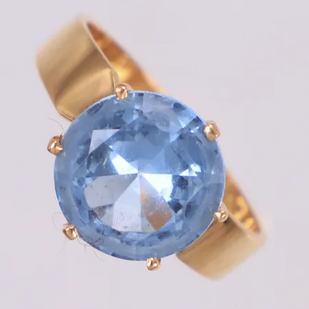 Ring, ljusblå sten, stl 18¼, bredd: 3,4-12,3mm, 18K Vikt: 5,1 g