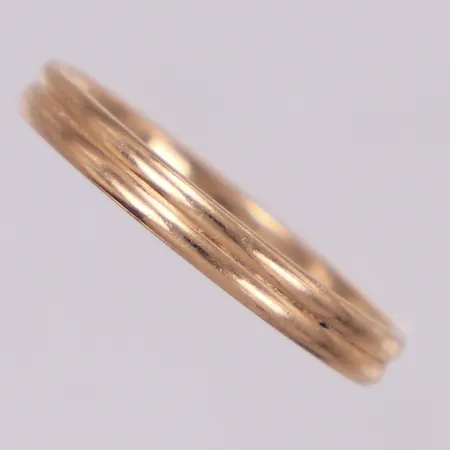 Ring, stl 19¾, bredd: 3mm, SCH, 9K Vikt: 2,2 g