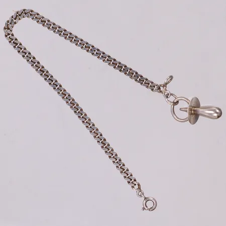 Armband Pansar med hänge, längd 16cm, bredd 3,5mm, hängets mått längd 21,1mm, bredd 5,0-10,8mm, 830/1000 silver Vikt: 6,5 g