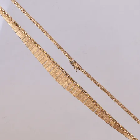 Collier, 46cm, bredd: 2,5-11mm, 18K Vikt: 26,4 g