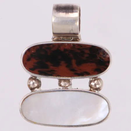 Hänge med stenar, 30x22mm, ena stenen med skada, 950/1000 silver Vikt: 6,8 g