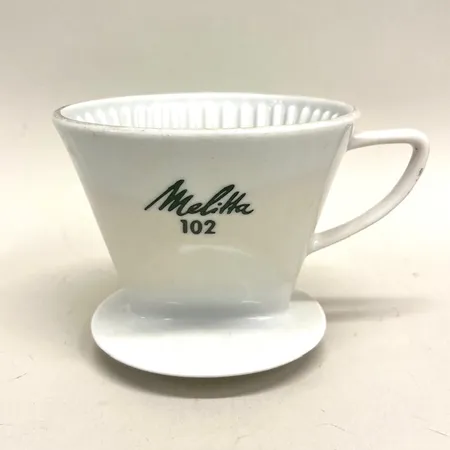 Vintage Melitta 102, vit kaffefilterhållare i porslin, tratt för kaffefilter Skickas med paket.