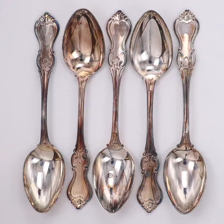 5 skedar, längd 18,2cm, gravyr, 830/1000 silver Vikt: 272 g