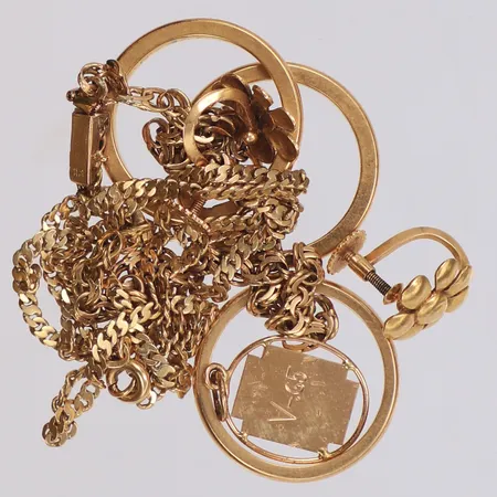 Diverse guld, defekter/gravyrer, 18K Vikt: 21,6 g