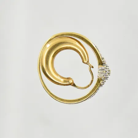 Diverse defekt guld med stenar, 18K. Vikt: 3,7 g