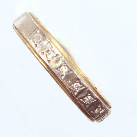 Ring, diamanter 6x0,01ct, tvåfärgad, Ø17¾, gravyr, sliten, 18K Vikt: 3 g