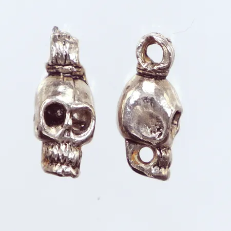 Berlocker dödskalle 17st, längd 16,7mm, bredd 6,7mm, silver 925/1000 Vikt: 50,1 g