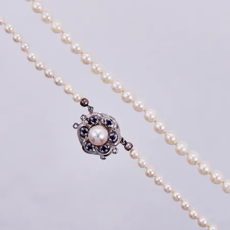 Pärlcollier 42cm, Ø3,6-4,8mm, lås Vitguld 18K, Ø15mm med stenar och pärla