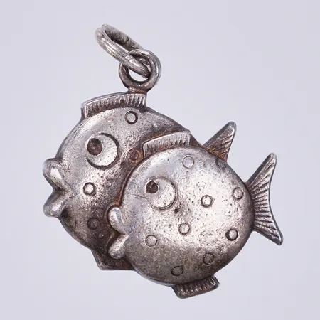 Hänge längd ca 20mm, silver Vikt: 1,7 g