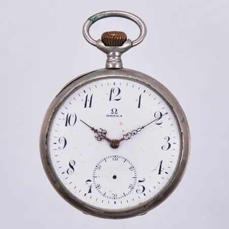 Fickur Omega, Ø52mm, boettnr: 5383850, metall, manuell, liten sekundvisare saknas, defekt, går ej