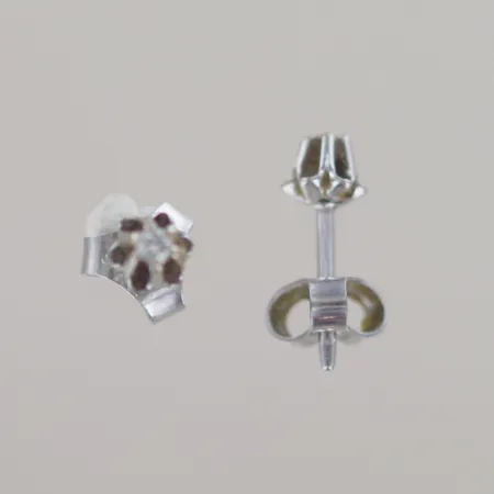 Örhängen med diamanter 2x 0,02ct, 18k  Vikt: 1 g