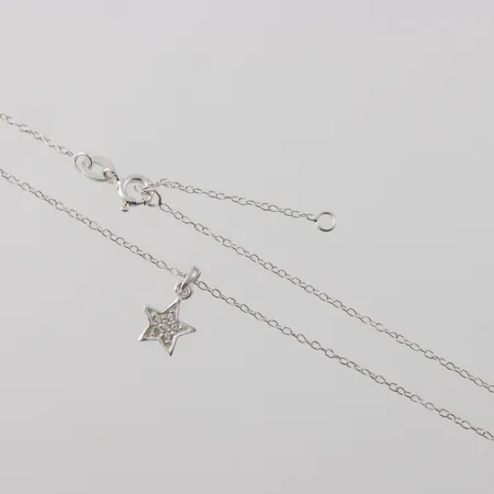 Kedja , längd 38+3cm med hänge stjärna, Guldfynd, silver  Vikt: 1,2 g