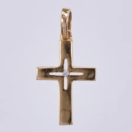 Berlock, Kors med diamant ca: 1x0,005ct, 8/8-slipning, längd: ca 20mm, bredd: ca 11mm, 18K  Vikt: 0,9 g