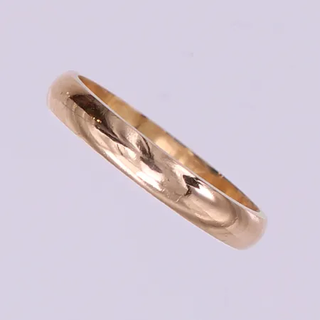 Ring slät, stl 17¾, bredd 3mm, polerad, ograverad. 18K  Vikt: 3,3 g