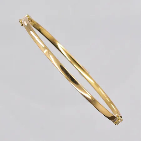 Armring, öppningsbar, stl 61x52mm, bredd 3mm, klämskadad, 9K Vikt: 3,6 g