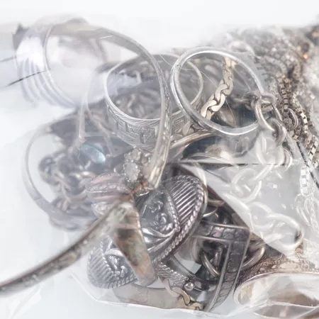 Diverse silversmycken Vikt: 171,7 g