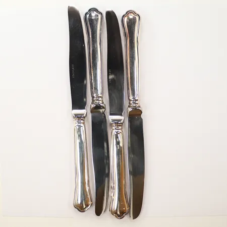 4 Knivar med bladen i rostfritt stål, 20cm, silver, 830/1000, bruttovikt 302,7g Vikt: 302,7 g
