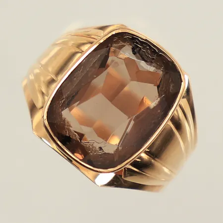 Ring med rökkvarts, stl 19¾, bredd ca 16,7mm, Rauno Lähteenmäki Åbo, 18K Vikt: 6,6 g