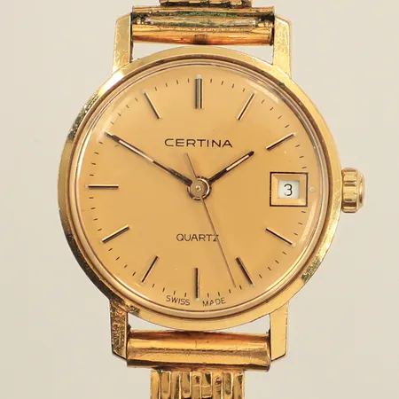 Damur Certina 18K, quartz, 22mm, refnr 111.9299.68, datum, går ej, behov av batteribyte, repigt glas, sliten stållänk, bruttovikt 23,1g, inga tillbehör. 