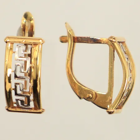 Ett par örhängen meandermönster, längd 14,4mm, bredd 6,7mm, tvåfärgade, 18K  Vikt: 2,3 g