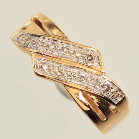 Ring med diamanter ca 14x 0,01ct, 8/8-slipade, stl 17¼, bredd ca 9mm, Guldfynd, 18K Vikt: 4,7 g