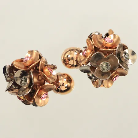 Ett par örhängen Dior, Tribale Crystal Two Tone Flower Stud Earrings, bredd ca 17mm, gulmetall, dustbag, kartong. 