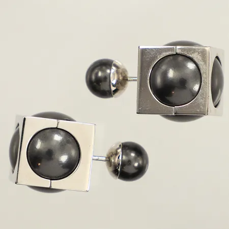 Ett par örhängen Dior, Tribale, bredd ca 13-16mm, metall, dustag, kartong. 