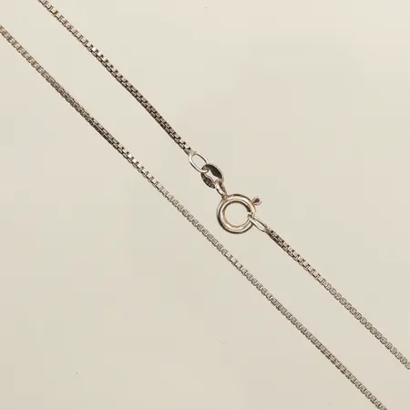 Kedja Venezia, ca 39cm, bredd ca 1,3mm, 835/1000 silver Vikt: 2,9 g