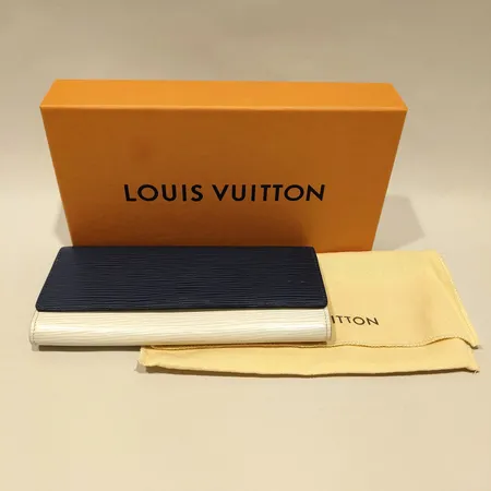 Plånbok, Louis Vuitton, Portefeuille Flore Wallet Epi Leather Blue White, modell M60394, mått ca 10x20cm, smärre fläckar, kvitto från Birger Jarlsgatan 2013, dustbag, kvitto