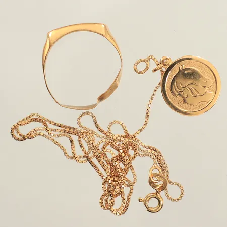 Kedja, hänge gravyr, ring, skev, defekt, gravyr, 18K Vikt: 6,9 g