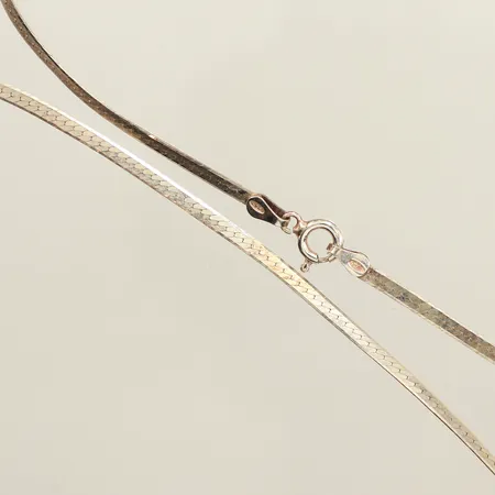 Kedja med matterad dekor, längd 42cm, bredd ca 2,2mm, 925/1000 silver  Vikt: 4,3 g