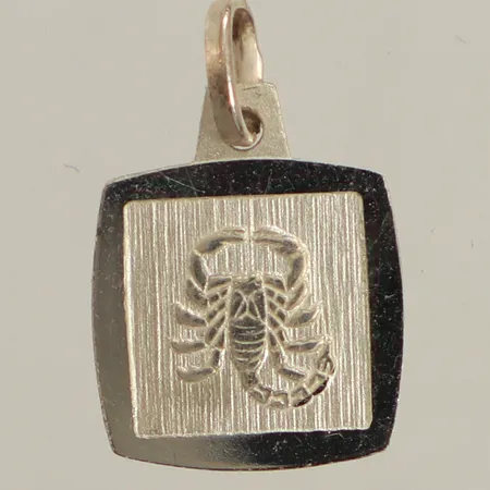 Hänge, skorpion, längd inkl ögla ca 16mm, bredd ca 11mm, 925/1000 silver  Vikt: 0,8 g