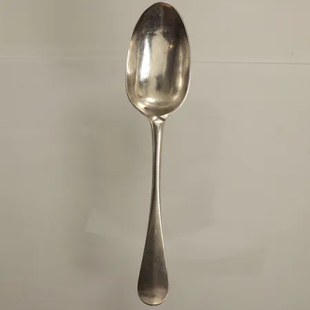 Sked modell Svensk Rund, längd ca 20cm, stämplad HW, gravyr, silver Vikt: 38,4 g