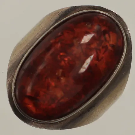 Ring med bärnsten, stl 17, bredd ca 24mm, Fischlandschmuck Company Tyskland, skador på sten, 835/1000 silver Vikt: 6,2 g