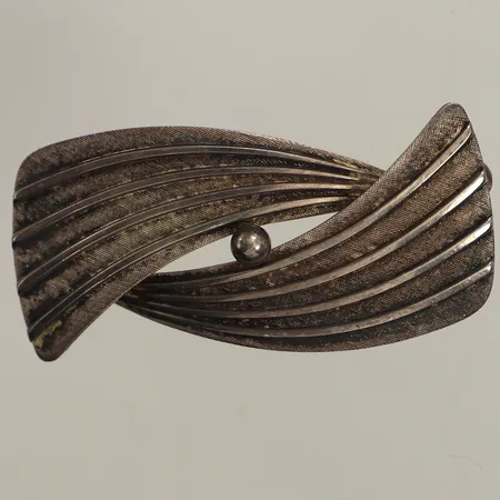 Brosch, ca 21x47mm, 835/1000 silver  Vikt: 6,2 g
