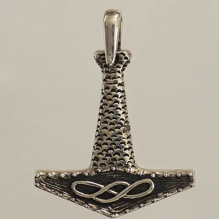 Hänge Tors hammare, längd ca 43mm, bredd ca 33mm, 925/1000 silver Vikt: 13 g