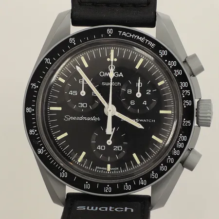 Armbandsur, Swatch/Omega MoonSwatch, Mission to moon, bioceramic, quartz, Ø42mm, kronograf, Velcro-band, repigt plexiglas, går ej, batteribyte krävs, inga tillbehör. 