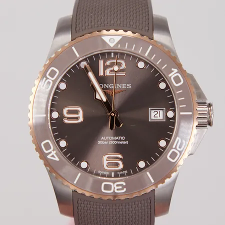 Longines HydroConquest, Ø39mm, automat, datum, safirglas, ref nr L37803789, serie nr 55181731, keramisk ring, gummiarmband, cert Klockia juli 2023, manual, box, ytterkartong