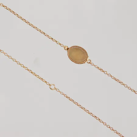 Kedja, Ärtlänk, 58cm, lås med sten, extra ögla, gravyr, slitage, 18K,  Vikt: 6,2 g