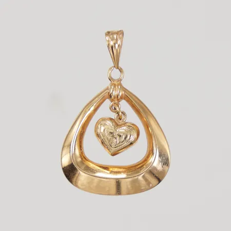 Hänge, längd inklusive ögla 33mm, bredd 22mm, 18K,  Vikt: 2,3 g