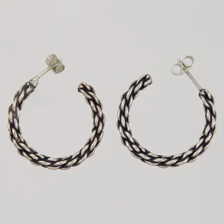Ett par örhängen, creoler, Ø ca 25mm, bredd 3,5mm, 925/1000 silver Vikt: 7,2 g