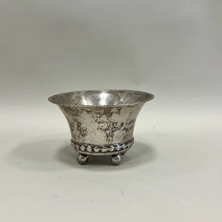 Skål på fötter med hamrad dekor, höjd ca 8cm, Ø12mm, står ojämnt, K.Anderson, 1917, silver  Vikt: 167,6 g